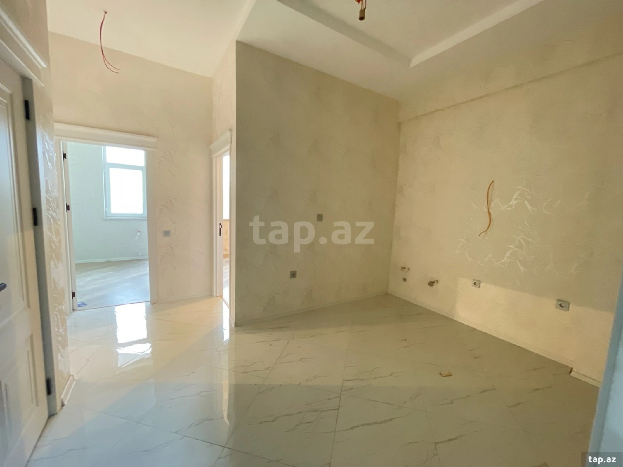 Satılır 3 otaqlı yeni tikili 64 m²