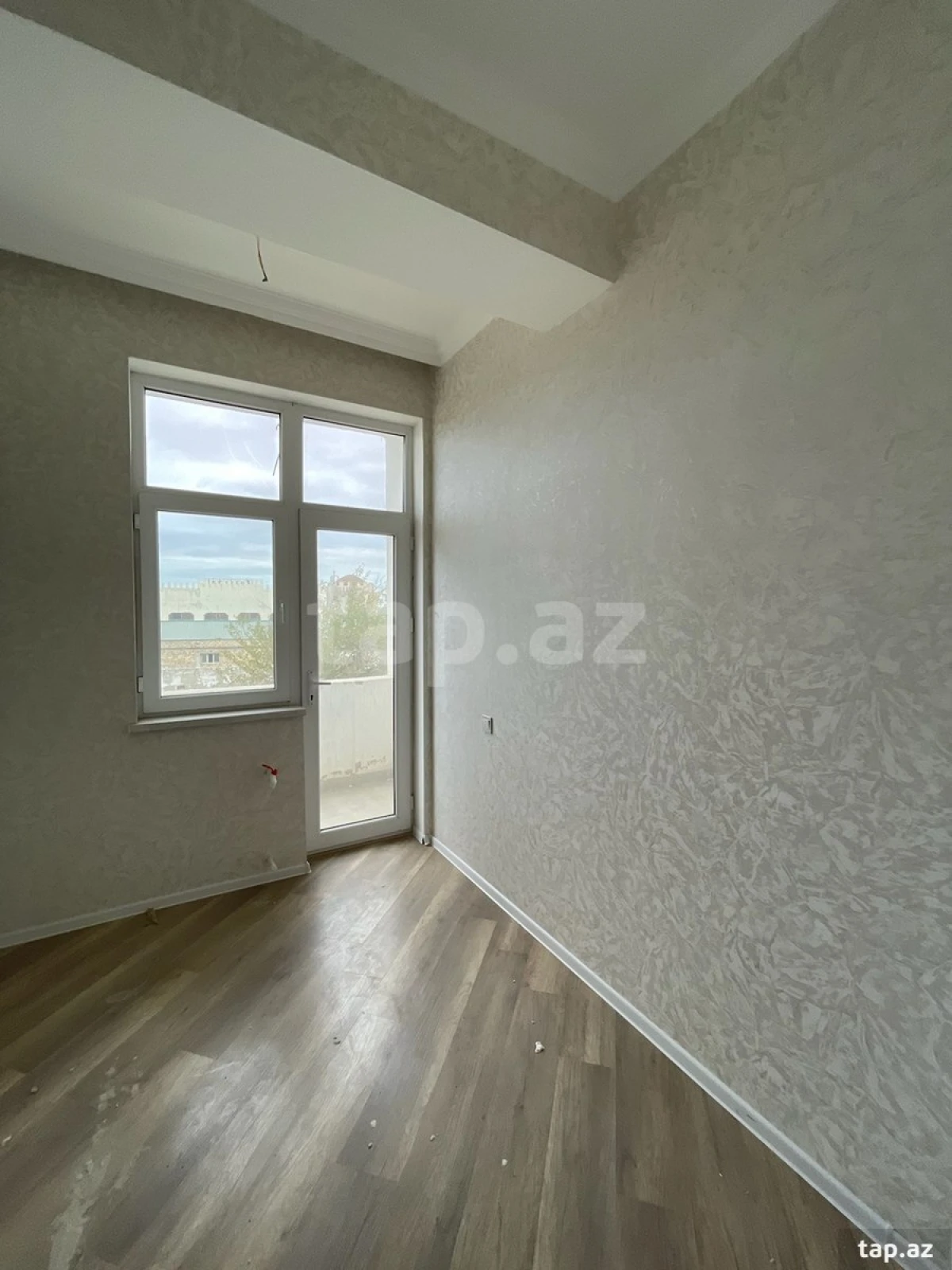 Satılır 3 otaqlı yeni tikili 64 m²