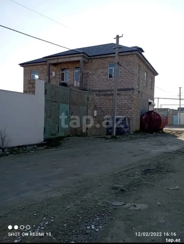 Satılır 6 otaqlı həyət evi 366 m²