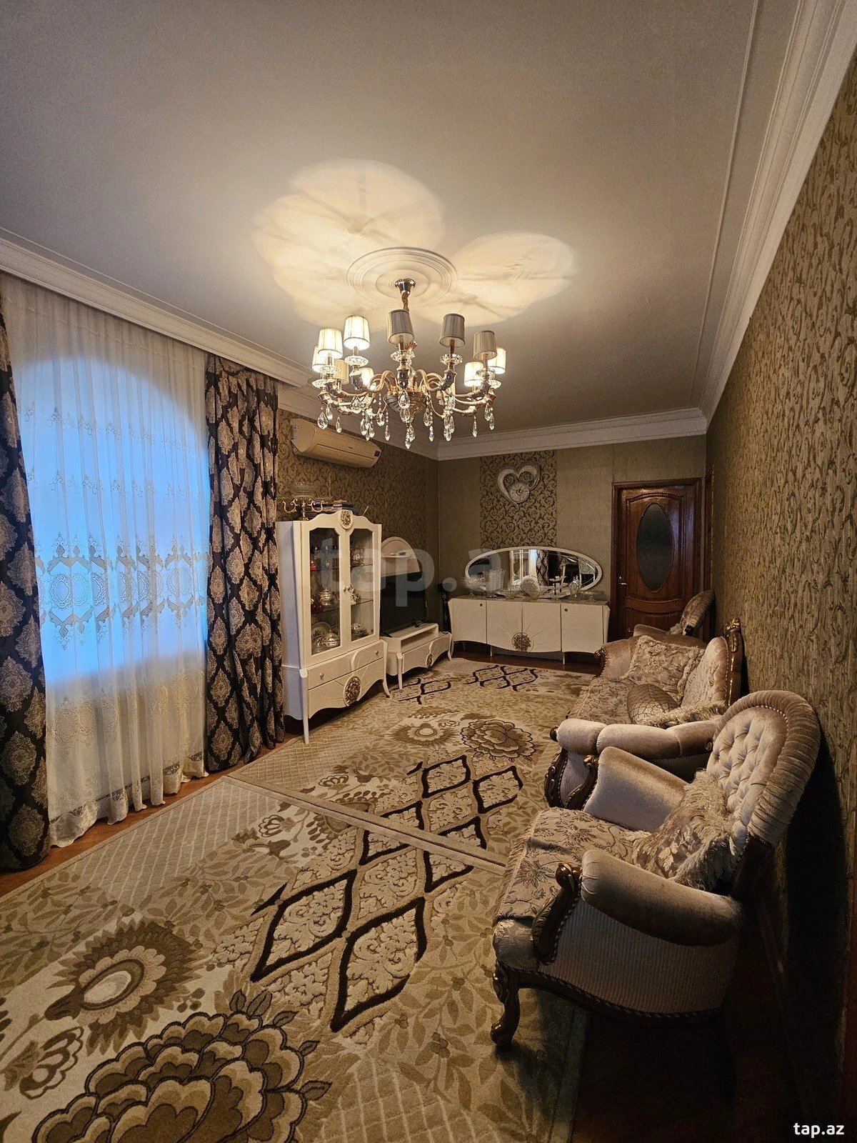 Satılır 6 otaqlı həyət evi