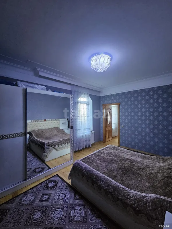 Satılır 6 otaqlı həyət evi