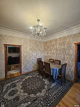 Satılır 6 otaqlı həyət evi
