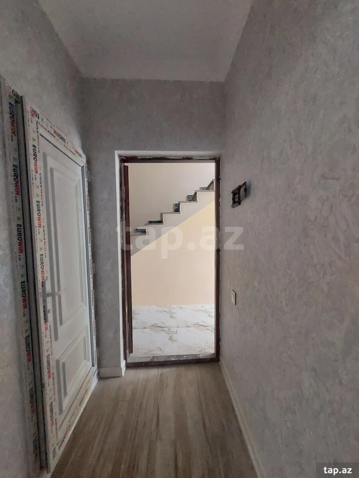 Satılır 3 otaqlı yeni tikili 60 m²
