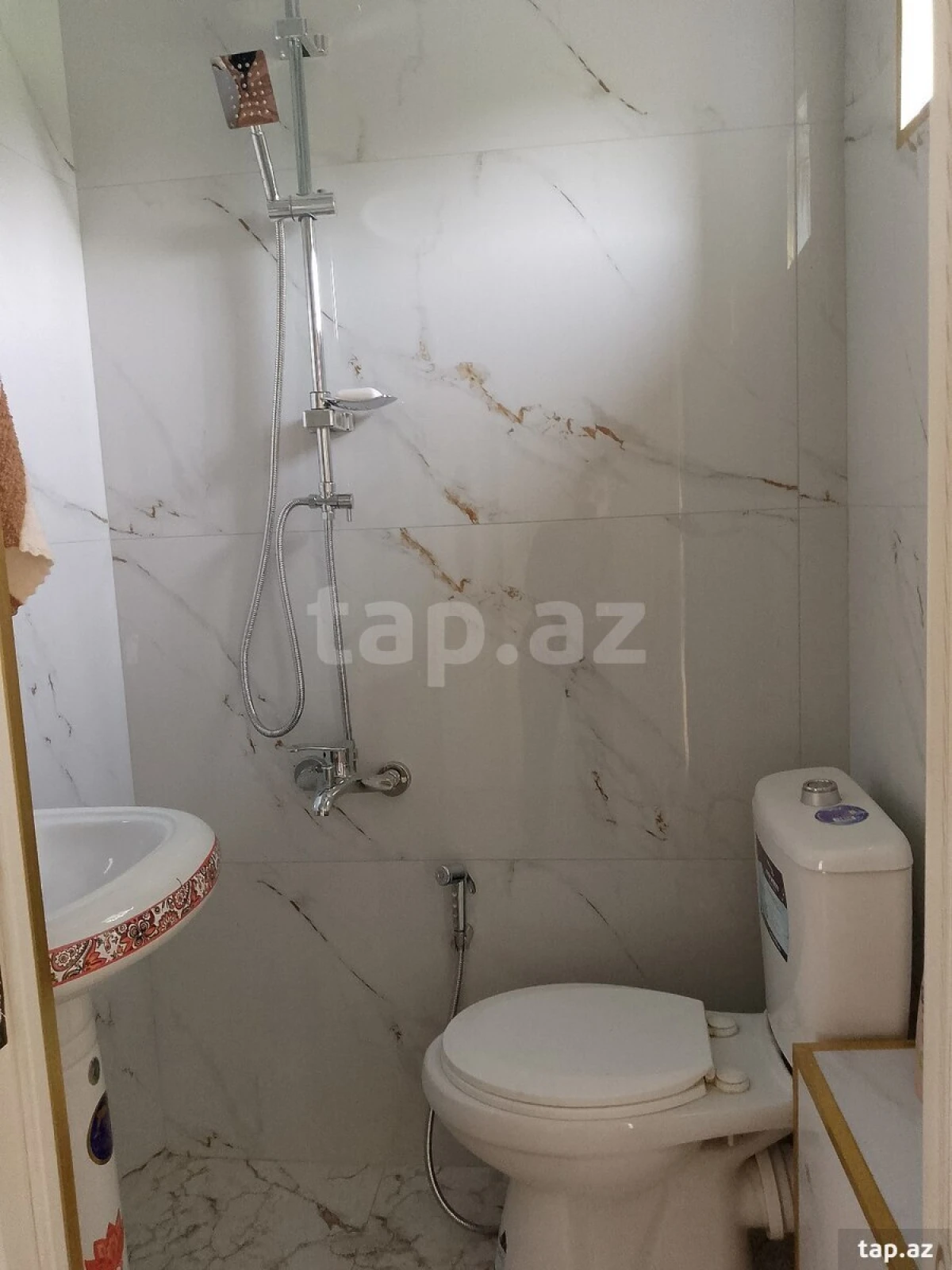 Kirayə verilir 3 otaqlı həyət evi