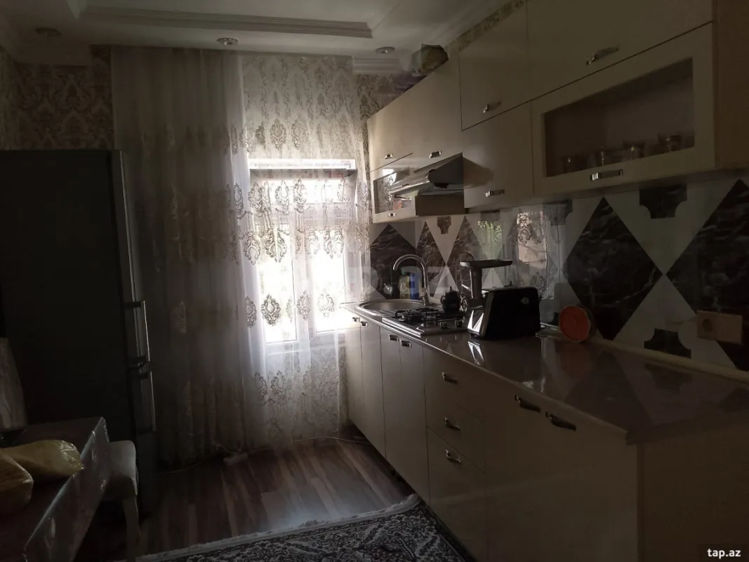 Kirayə verilir 3 otaqlı həyət evi
