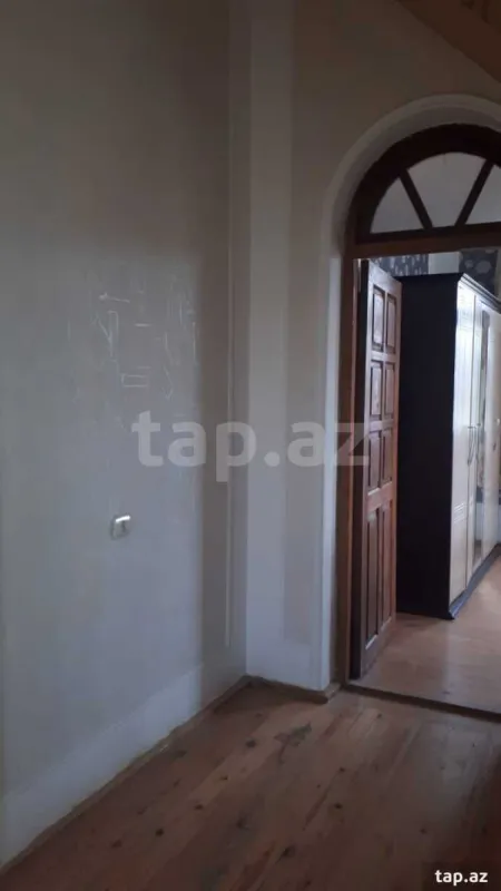 Satılır 6 otaqlı həyət evi 500 m²