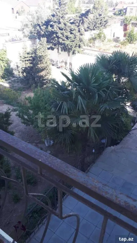 Satılır 6 otaqlı həyət evi 500 m²