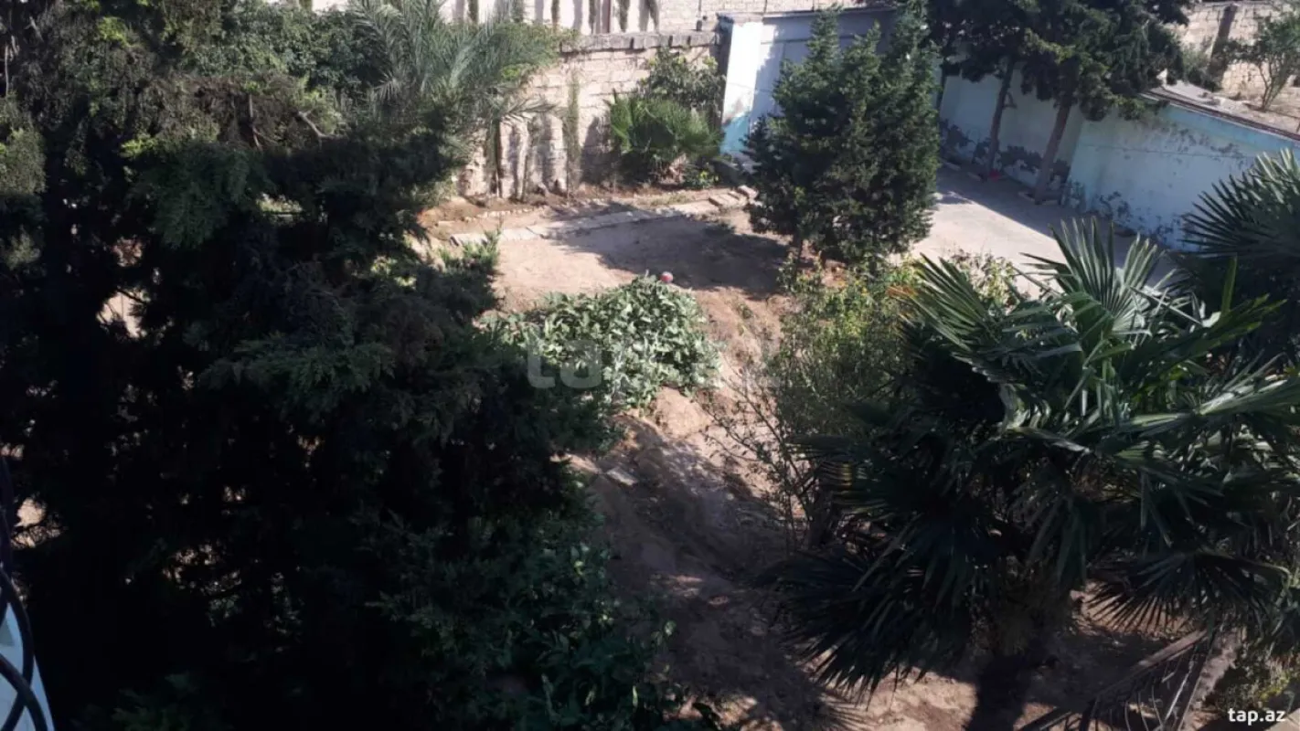Satılır 6 otaqlı həyət evi 500 m²