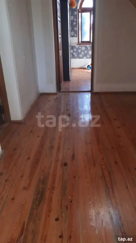 Satılır 6 otaqlı həyət evi 500 m²