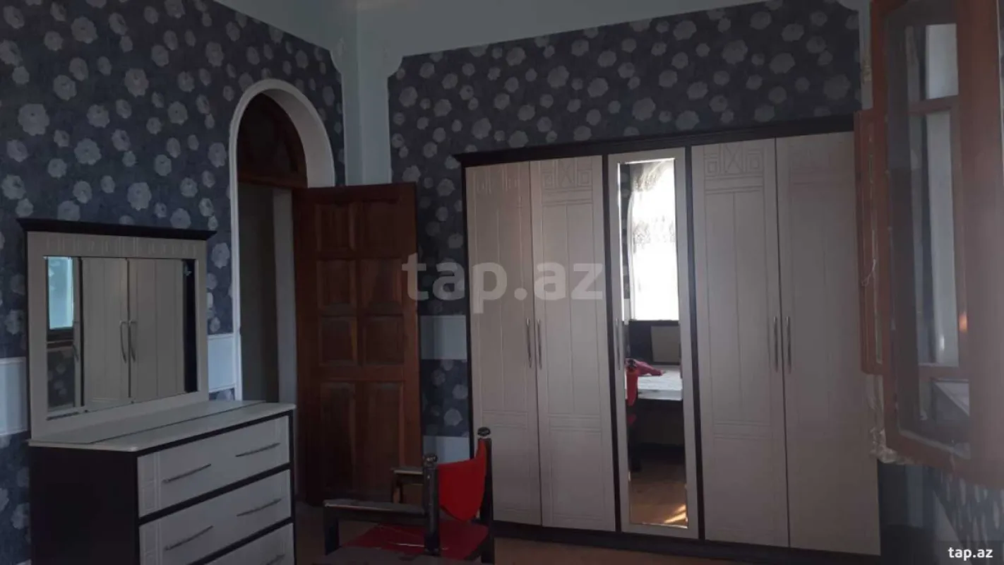 Satılır 6 otaqlı həyət evi 500 m²