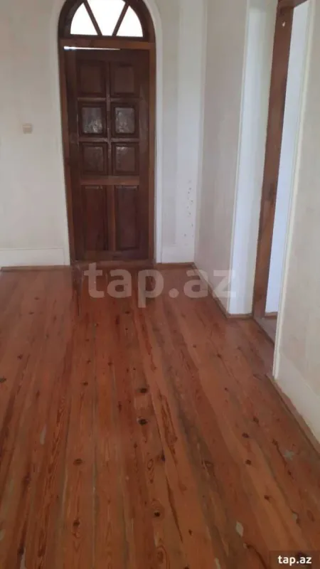 Satılır 6 otaqlı həyət evi 500 m²