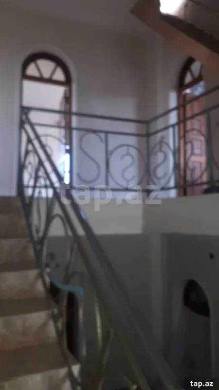Satılır 6 otaqlı həyət evi 500 m²