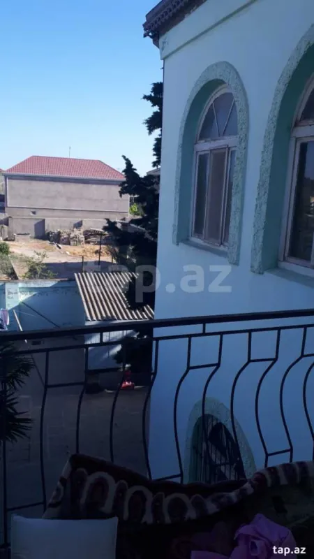 Satılır 6 otaqlı həyət evi 500 m²