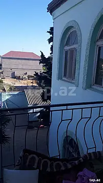 Satılır 6 otaqlı həyət evi 500 m²