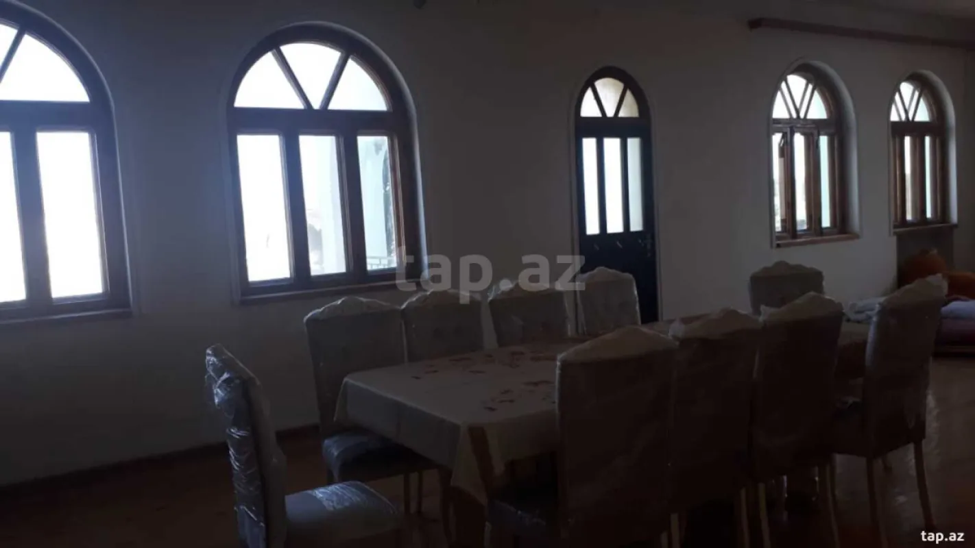 Satılır 6 otaqlı həyət evi 500 m²