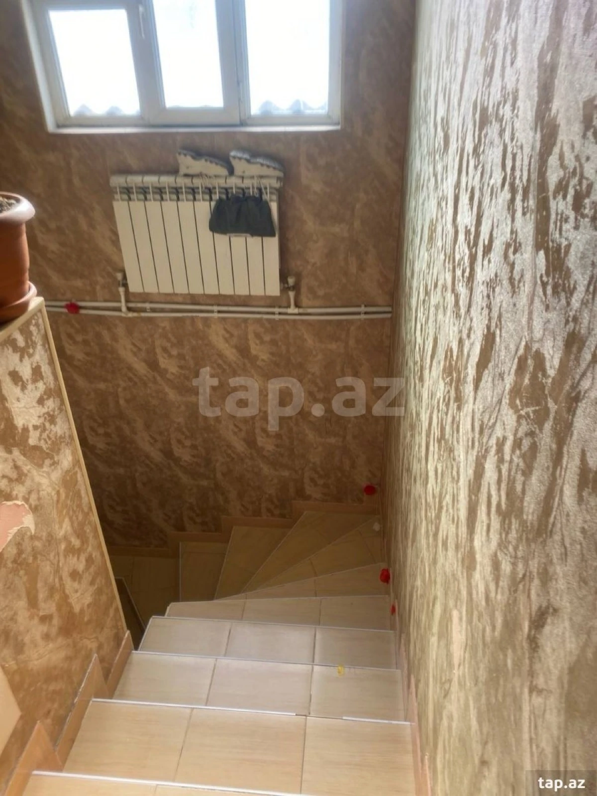 Satılır 5 otaqlı həyət evi