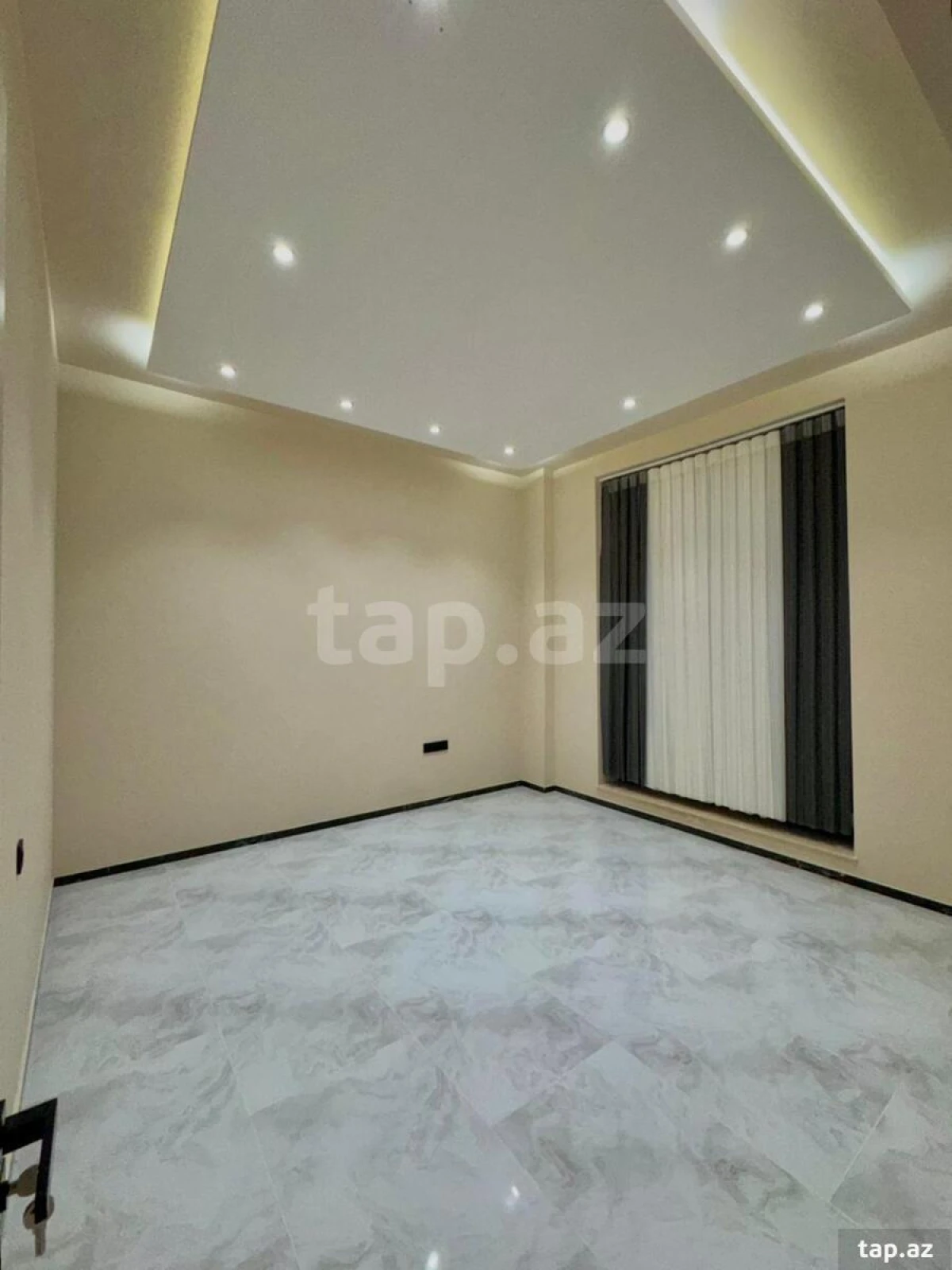 Satılır 6 otaqlı həyət evi