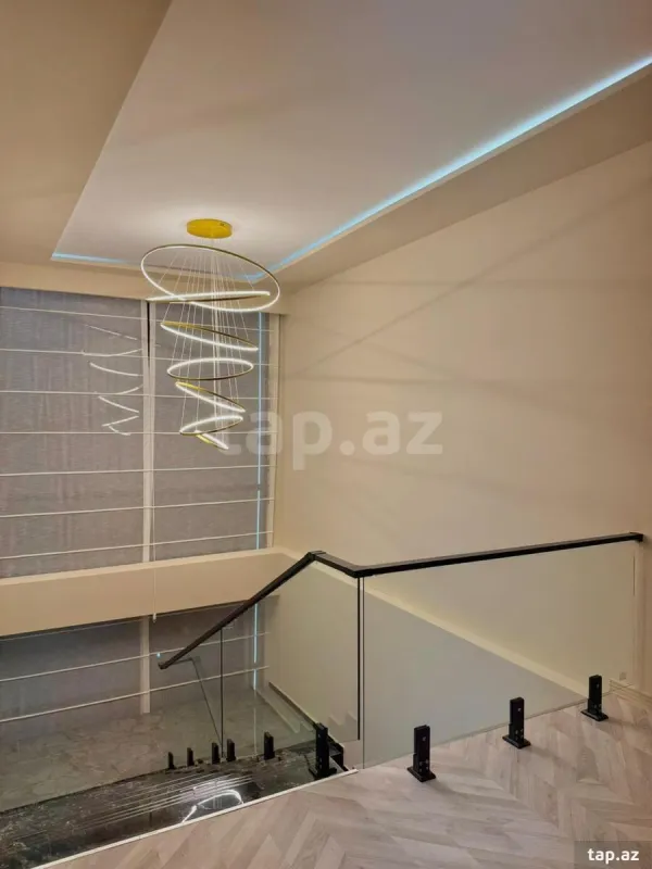 Satılır 6 otaqlı həyət evi