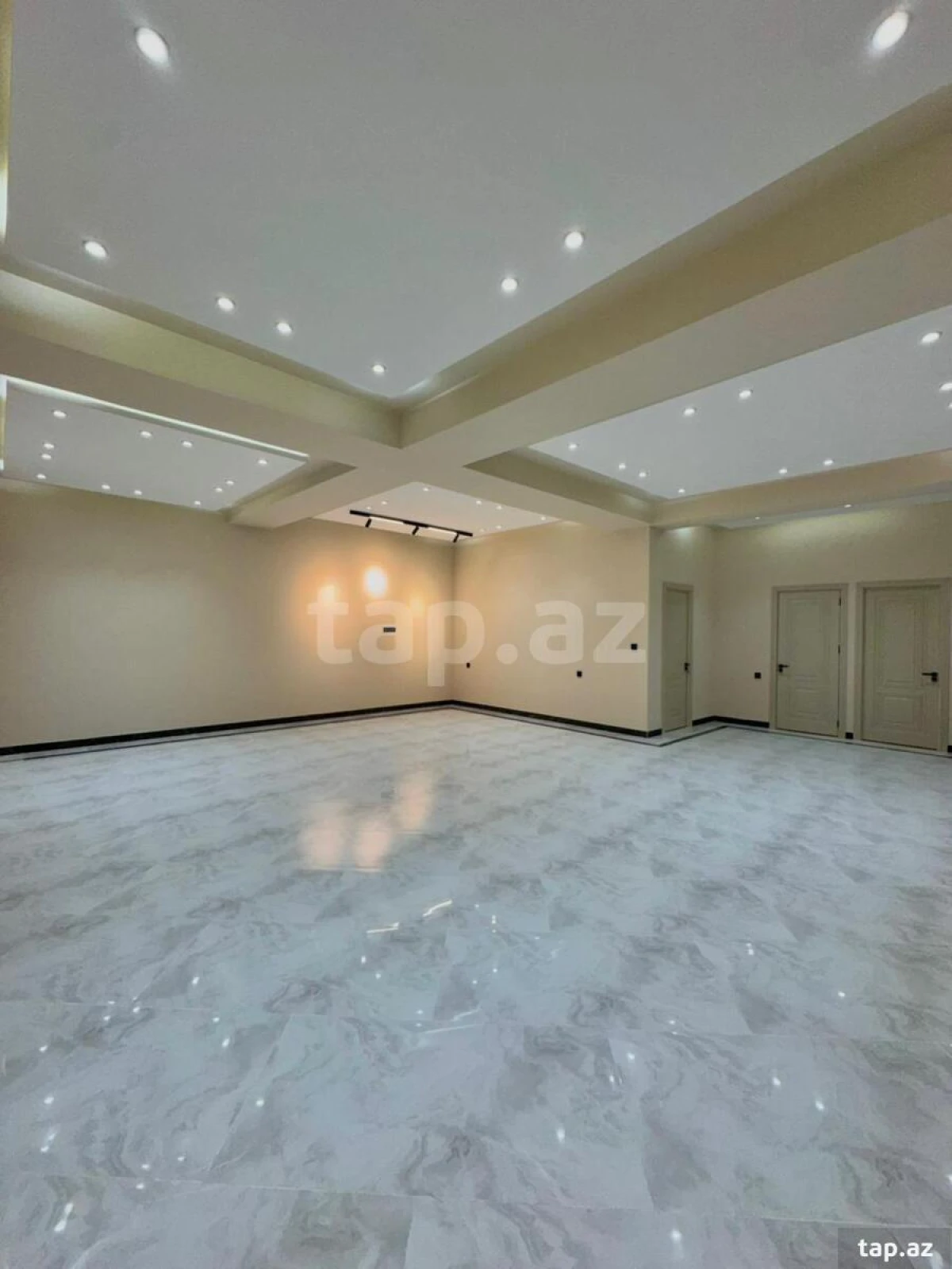 Satılır 6 otaqlı həyət evi