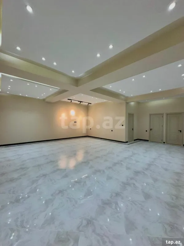 Satılır 6 otaqlı həyət evi