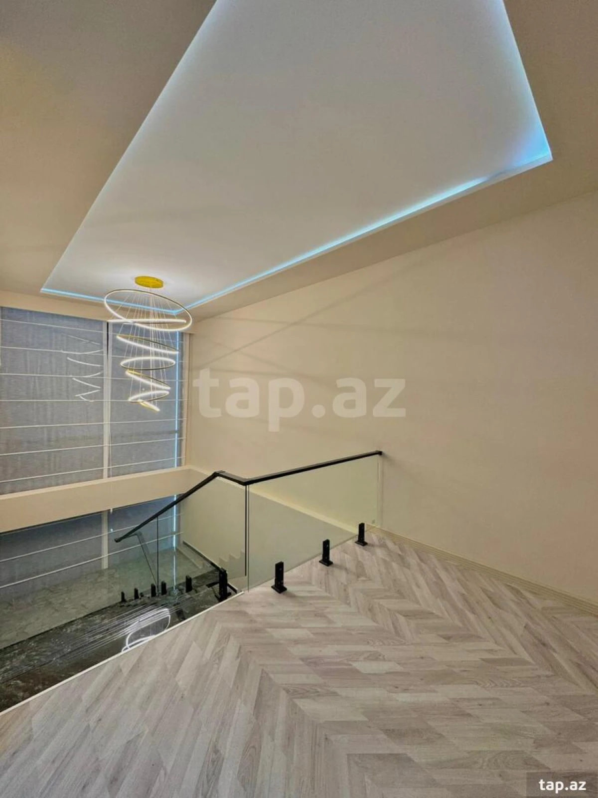 Satılır 6 otaqlı həyət evi