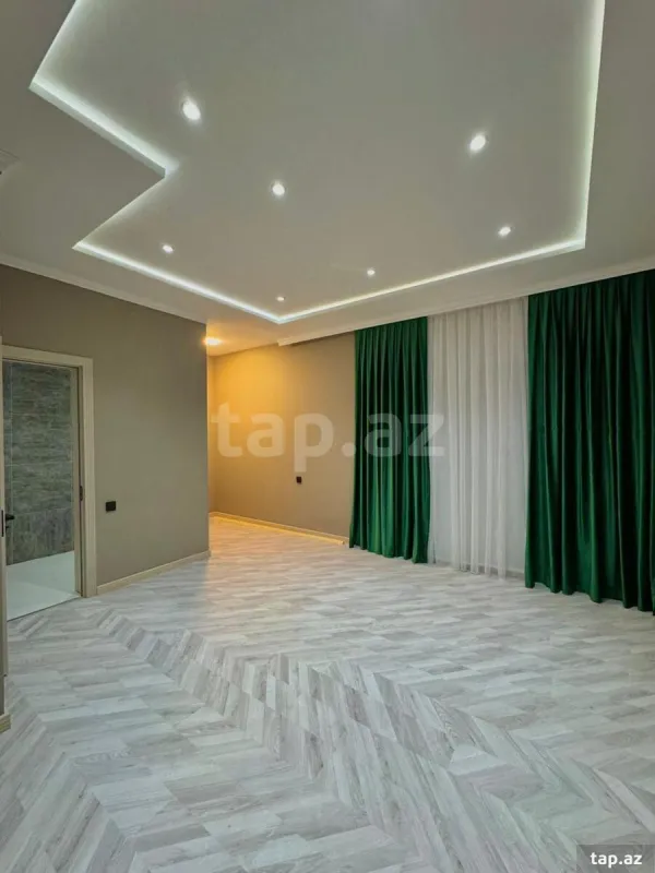 Satılır 6 otaqlı həyət evi