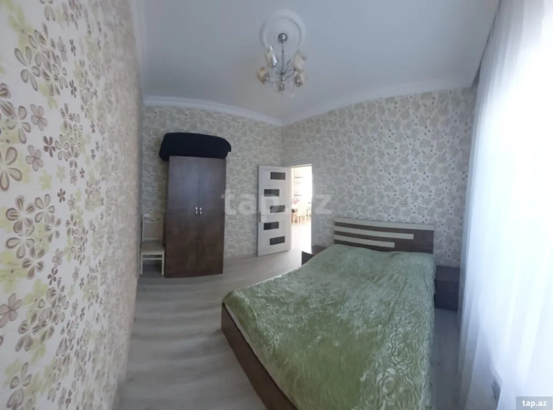 Satılır 8 otaqlı həyət evi