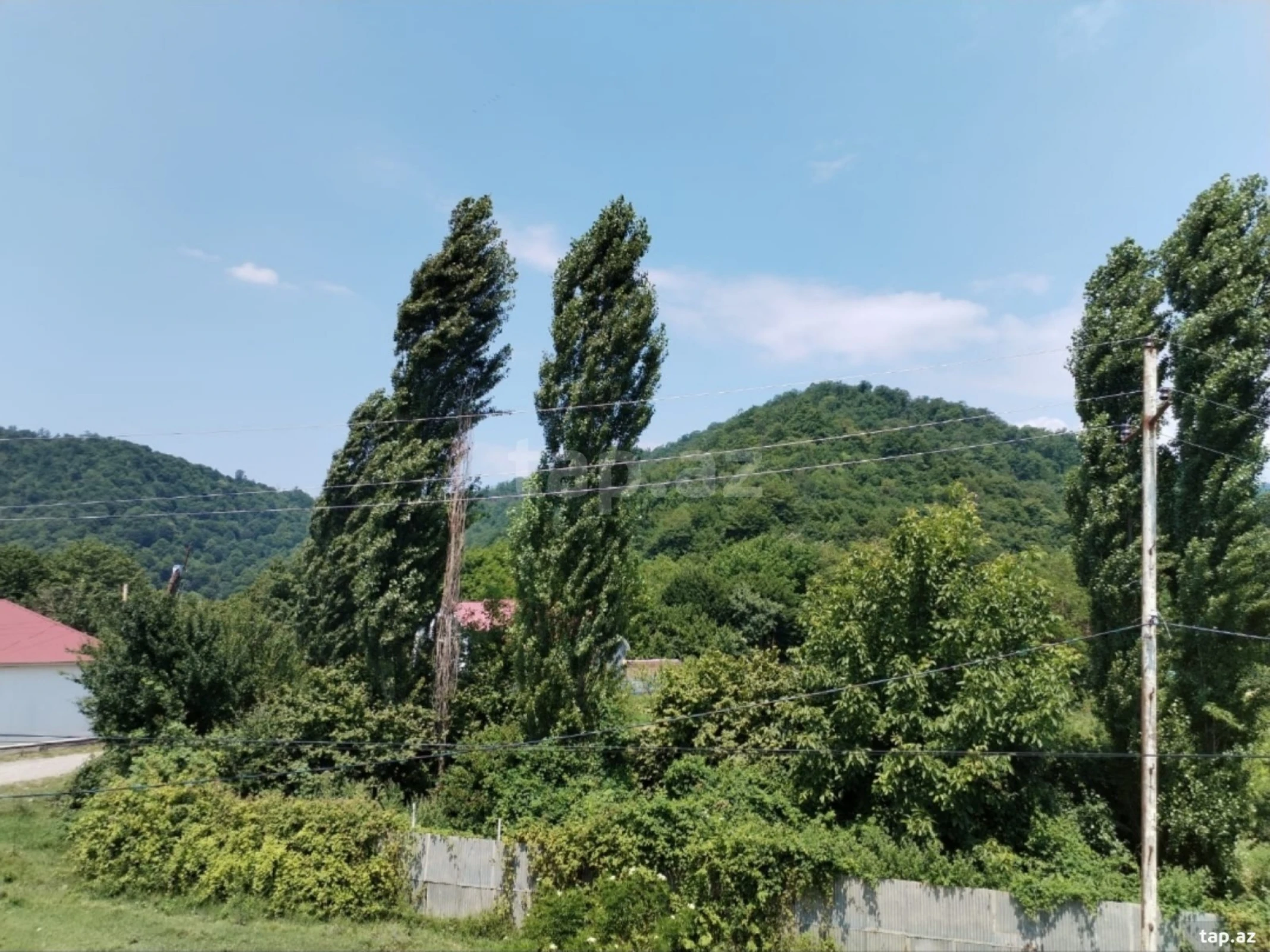 Satılır 8 otaqlı həyət evi