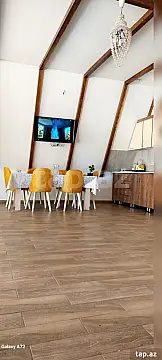 Satılır 8 otaqlı həyət evi