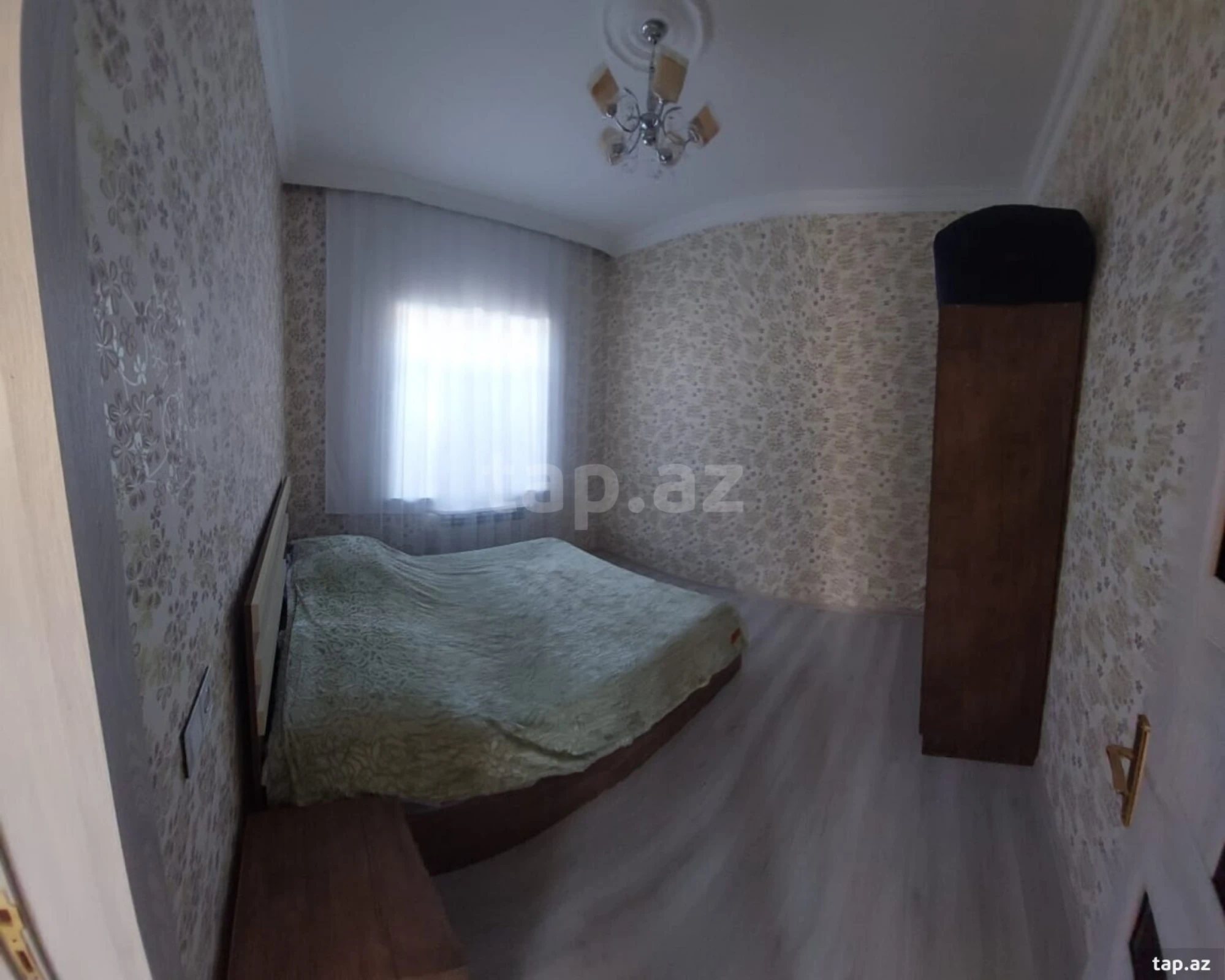 Satılır 8 otaqlı həyət evi