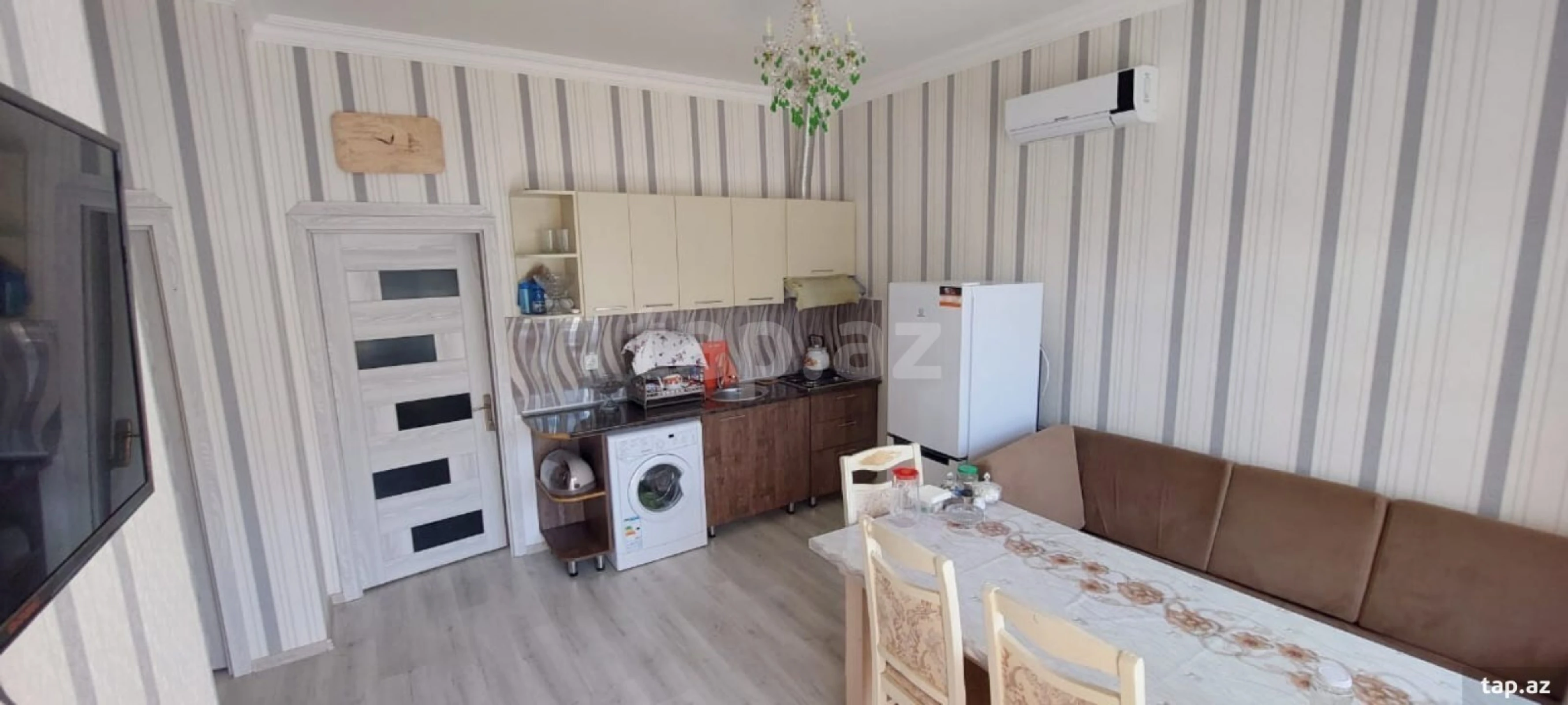 Satılır 8 otaqlı həyət evi