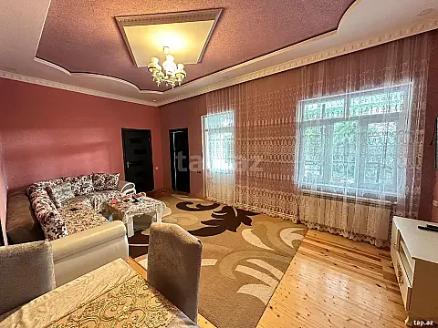 Kirayə verilir 4 otaqlı həyət evi 100 m² — Şəki 4 otaq 100.00 m²