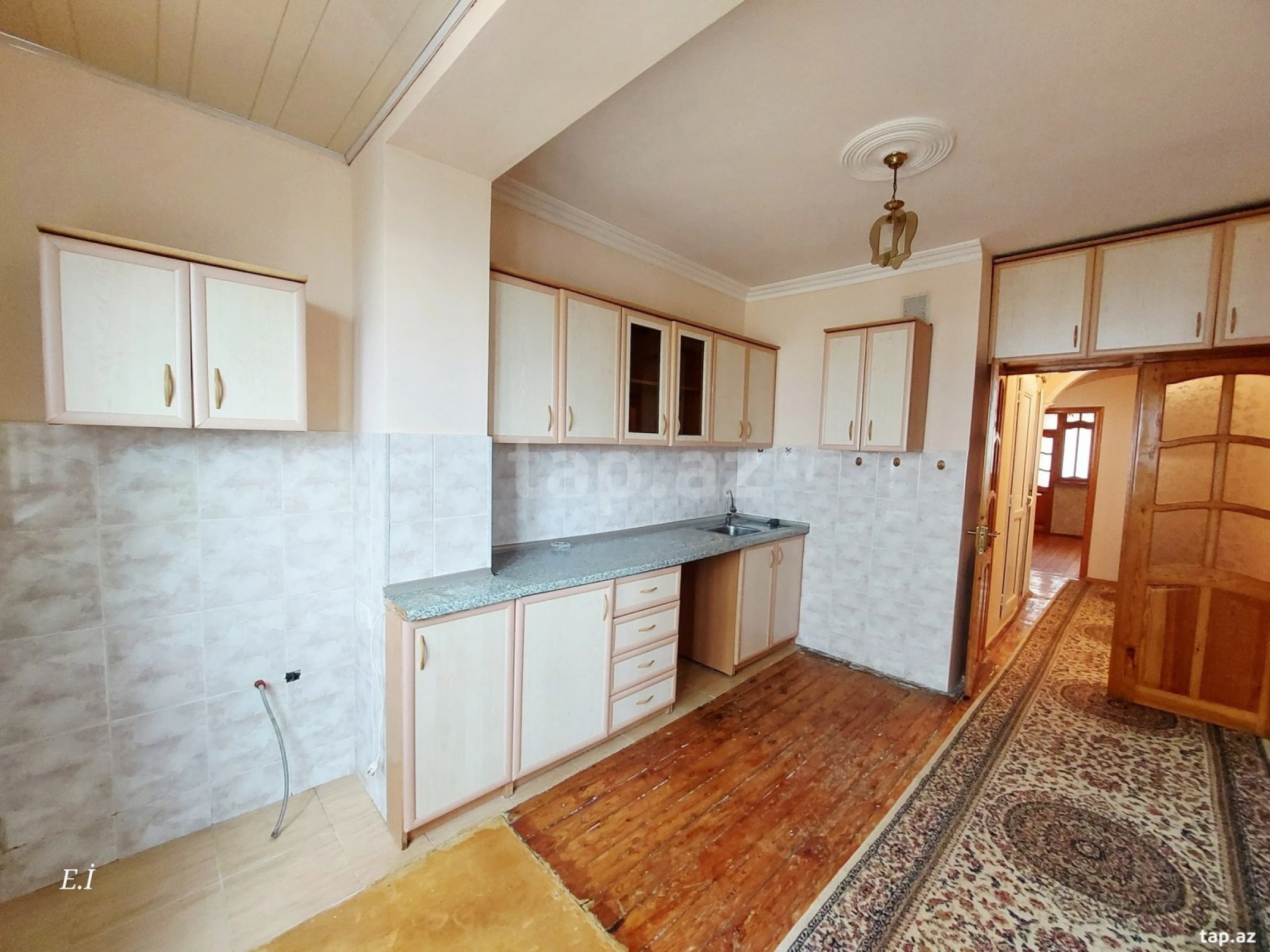 Satılır 3 otaqlı mənzil 75 m²
