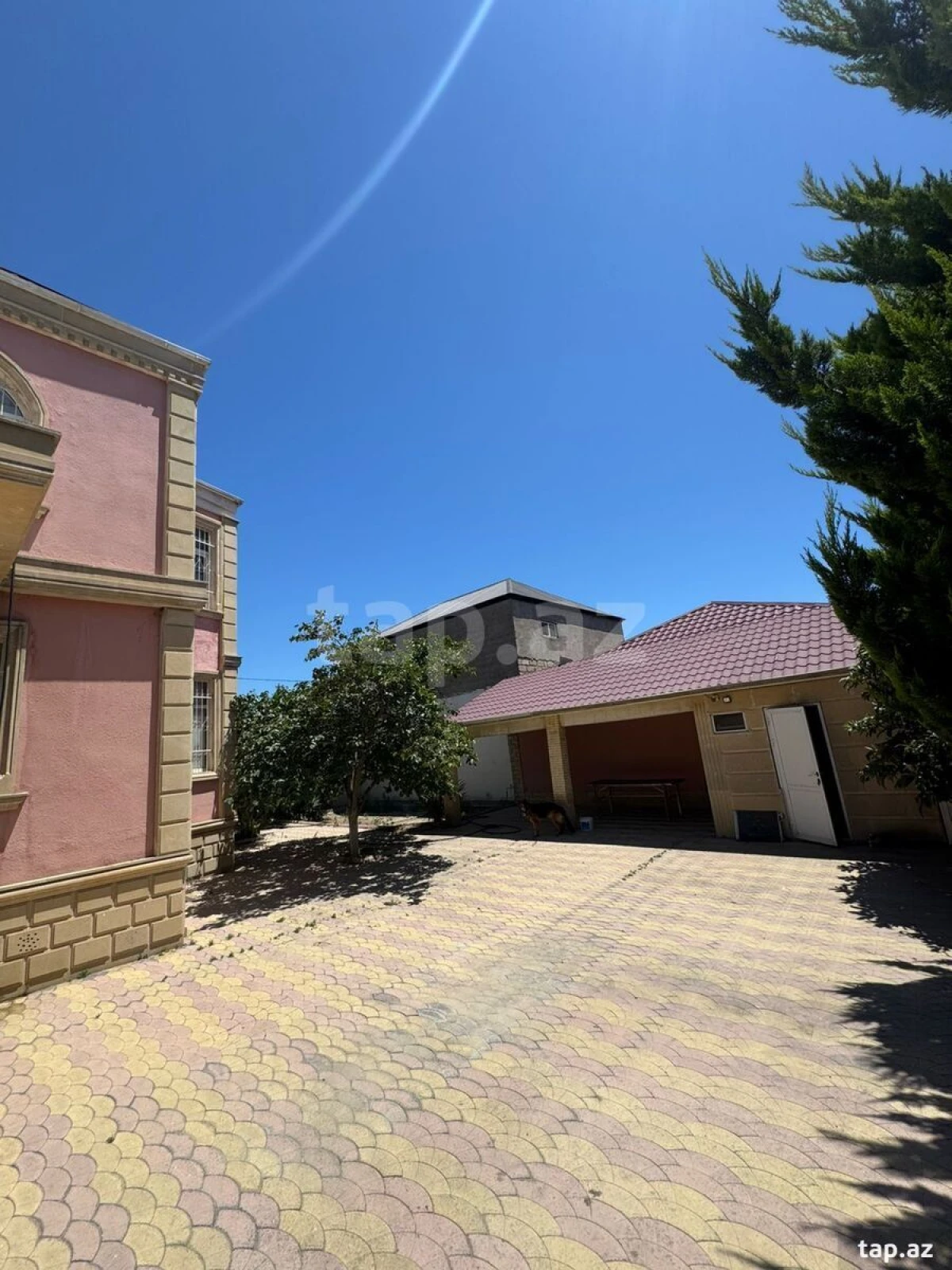 Satılır 8 otaqlı həyət evi