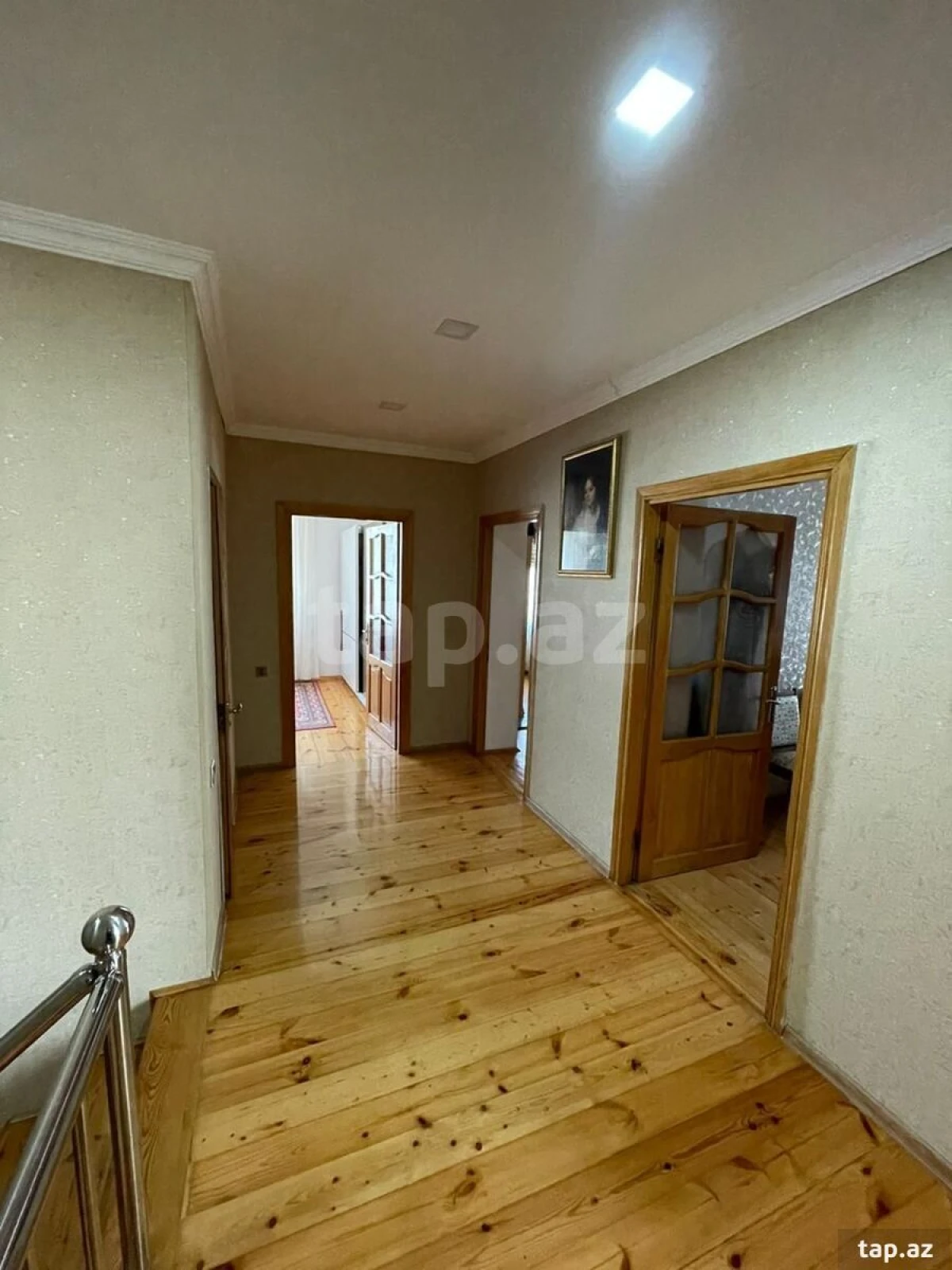 Satılır 8 otaqlı həyət evi