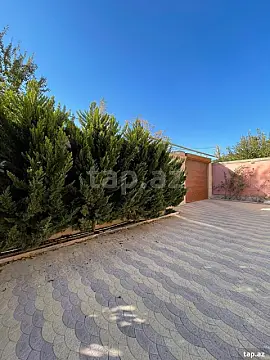 Satılır 8 otaqlı həyət evi