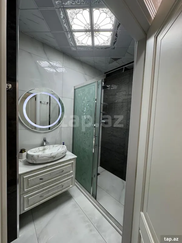 Kirayə verilir 2 otaqlı yeni tikili 80 m²