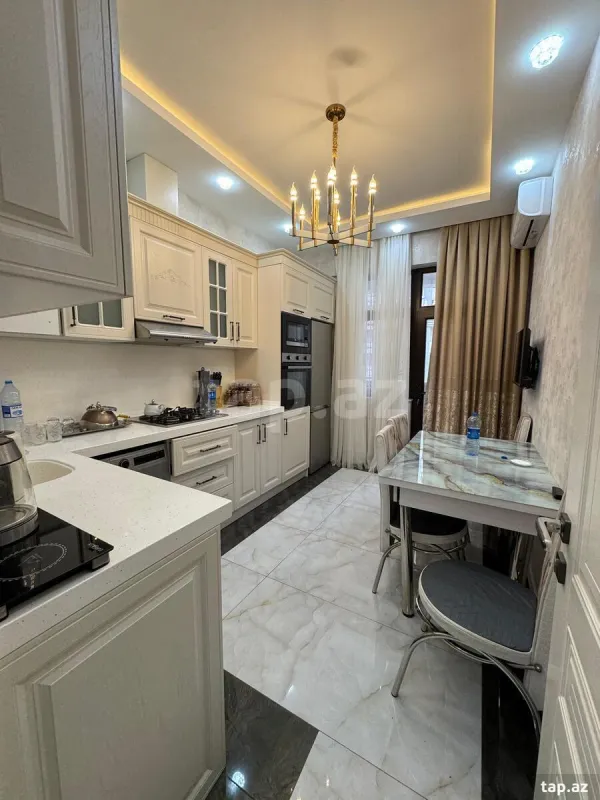 Kirayə verilir 2 otaqlı yeni tikili 80 m²