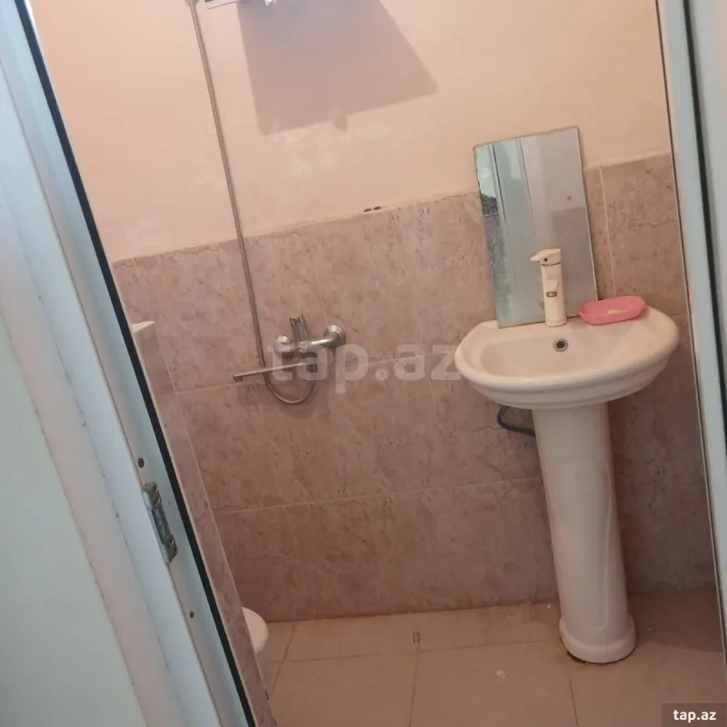 Kirayə verilir 1 otaqlı həyət evi 30 m²