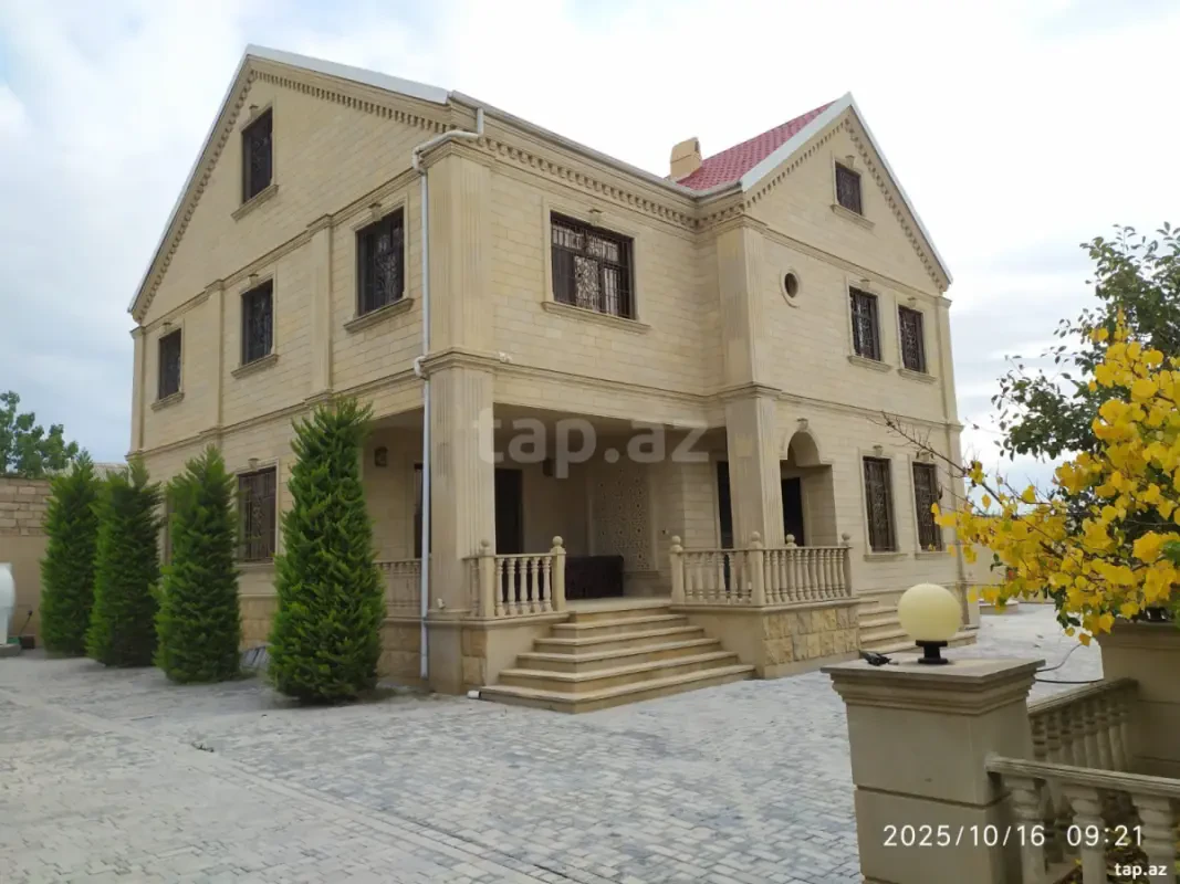 Satılır 7 otaqlı həyət evi 360 m²