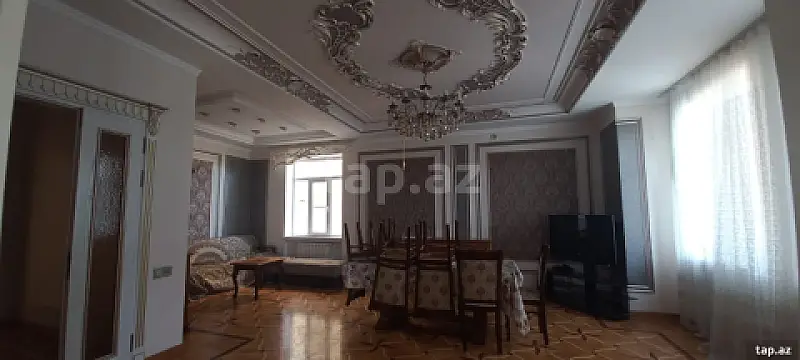 Satılır 6 otaqlı həyət evi