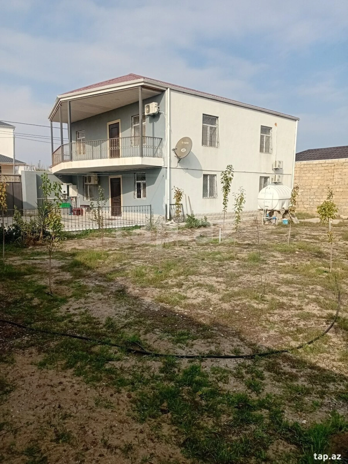 Satılır 6 otaqlı həyət evi