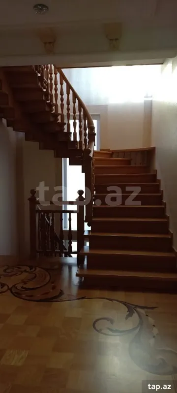 Satılır 6 otaqlı həyət evi