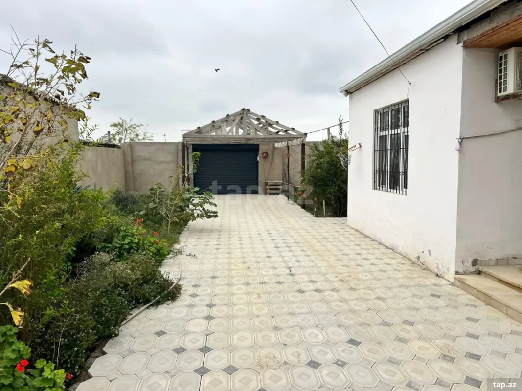 Satılır 4 otaqlı həyət evi