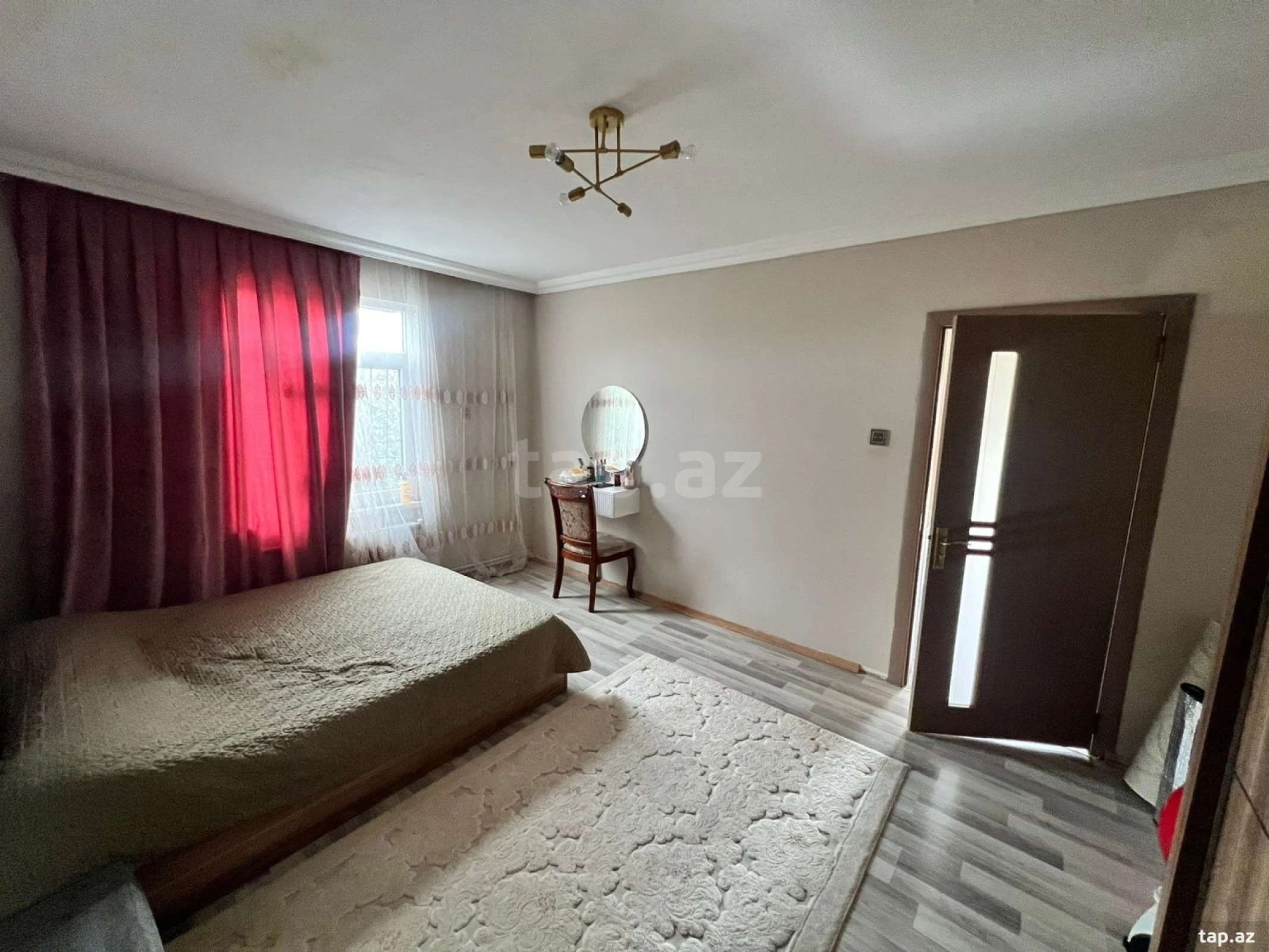 Satılır 4 otaqlı həyət evi