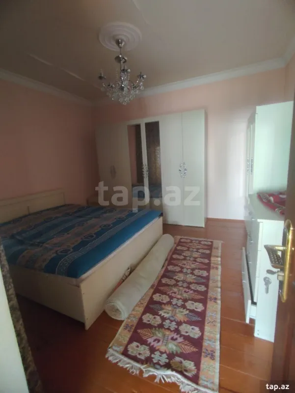 Satılır 5 otaqlı həyət evi