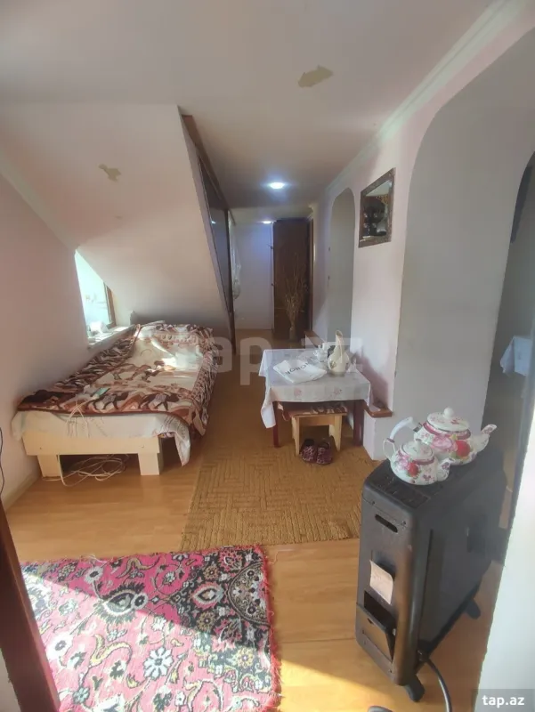 Satılır 5 otaqlı həyət evi