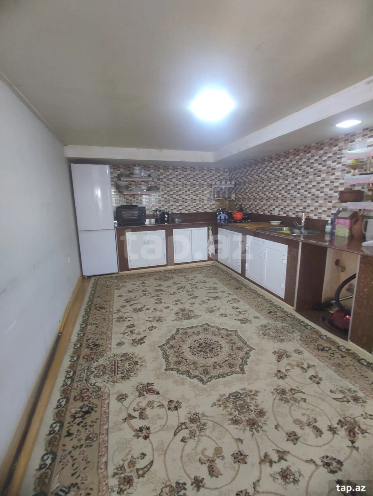 Satılır 5 otaqlı həyət evi