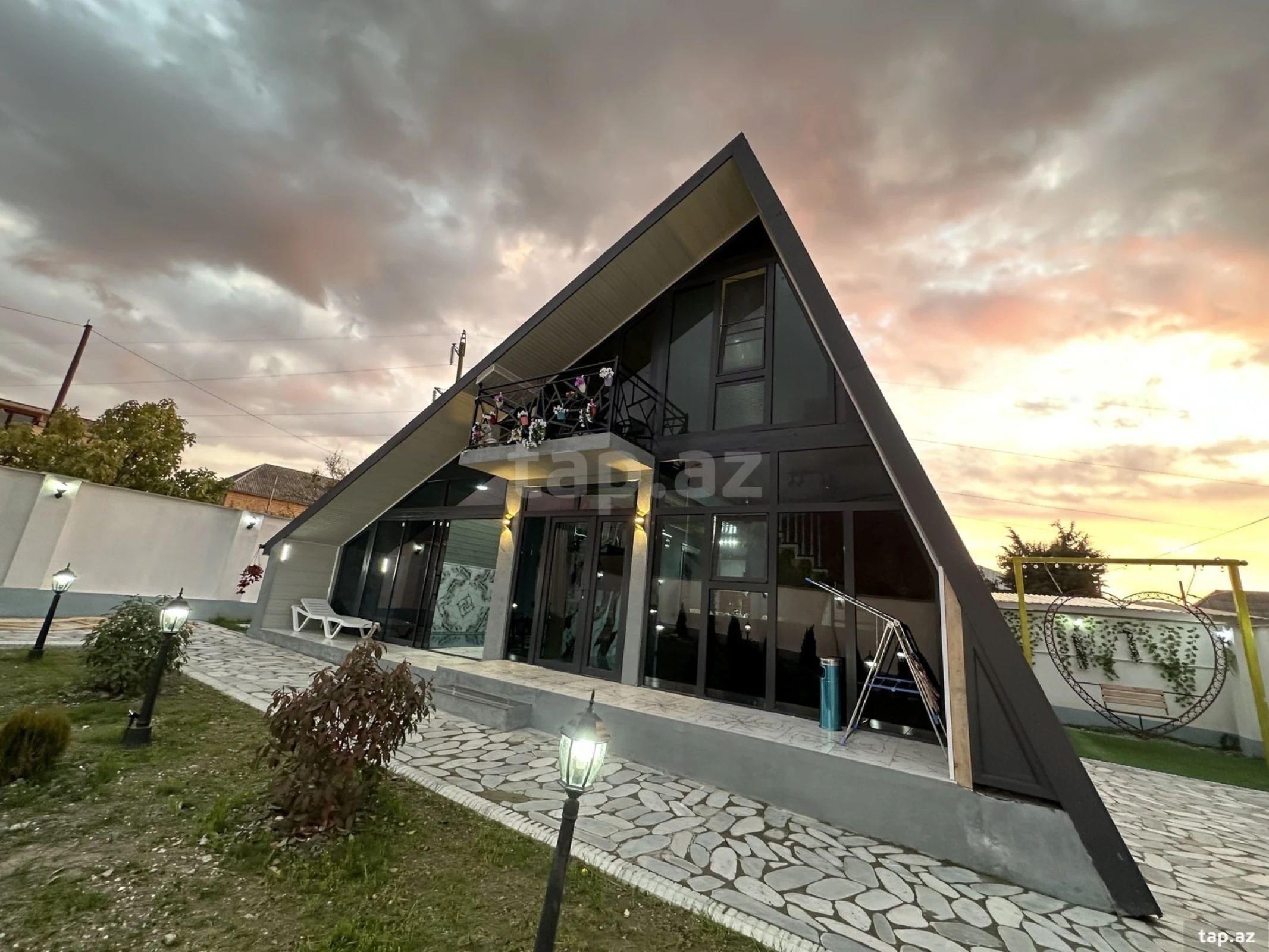 Kirayə verilir 4 otaqlı həyət evi