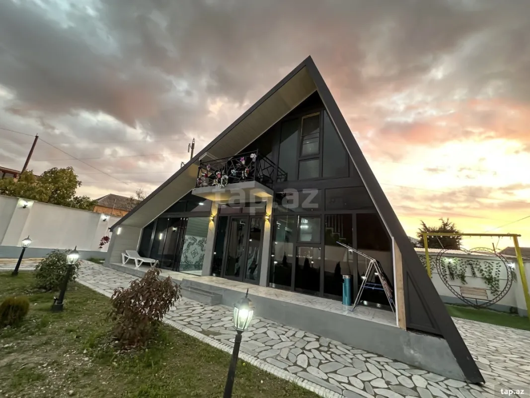 Kirayə verilir 4 otaqlı həyət evi